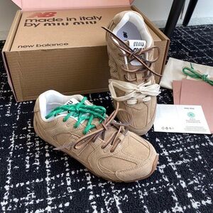 Womens Miu Miu x New Balance 530 SL Sneakers